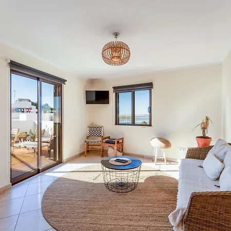 Wonderful 3 Bdr Duplex W/ Terrace By Lovelystay