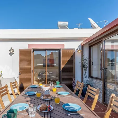 Wonderful 3 Bdr Duplex W/ Terrace By Lovelystay *